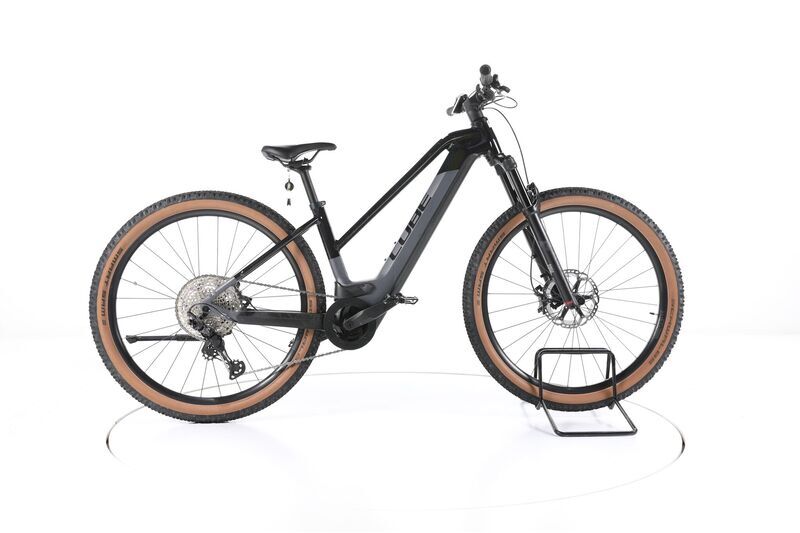 Cube Reaction Hybrid SLT 2022 | black | 29" | 41 cm | 500 - 3000 km, image 1 of 4